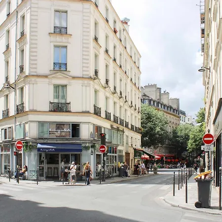 Apartment Bright Just Steps From The Marais *