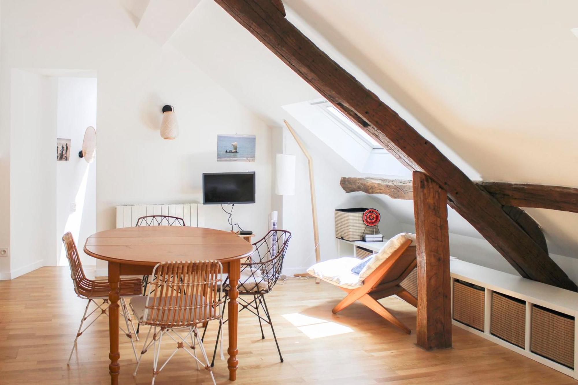 Bright Just Steps From The Marais Appartamento Parigi